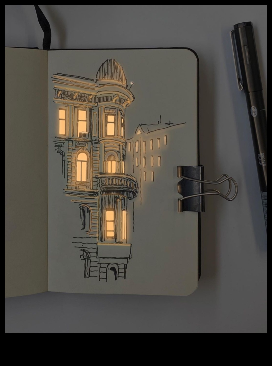 The Play of Light: Achieving Luminosity in Ink Drawings