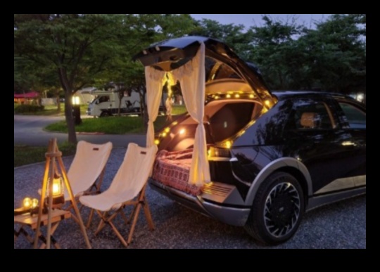 Street Style: Πώς τα αυτοκίνητα αντικατοπτρίζουν τις πολιτιστικές τάσεις και τη μόδα