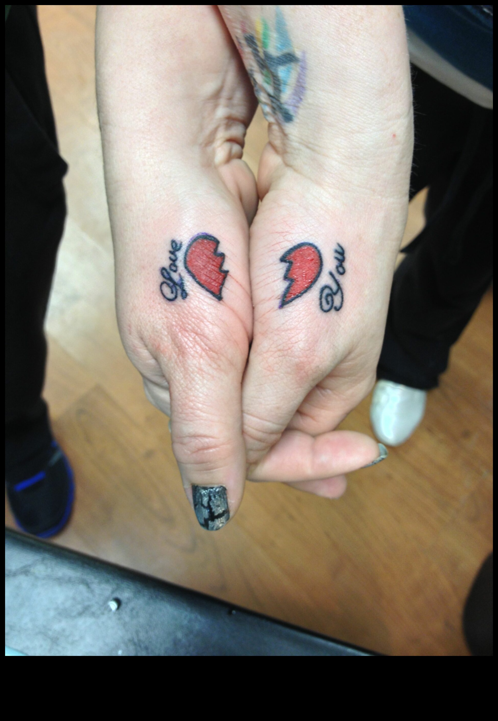 Heartfult Harmony Couple Tattoo που συμβολίζουν τις πιο αγνές μορφές αγάπης 4 Heartfult Harmony: Ζευγάρι τατουάζ που απεικονίζουν τις πιο αγνές μορφές αγάπης