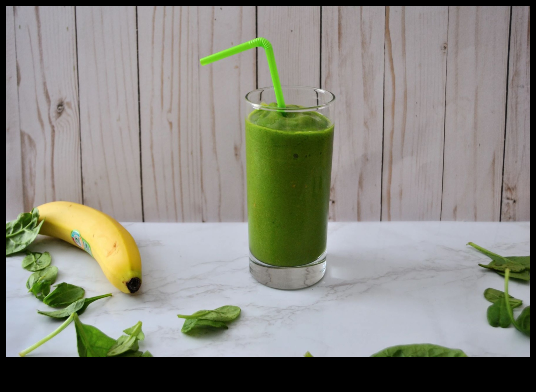 Tropical Retreat: Μεταφέροντας τον εαυτό σας σε έναν παράδεισο αποτοξίνωσης με χυμούς