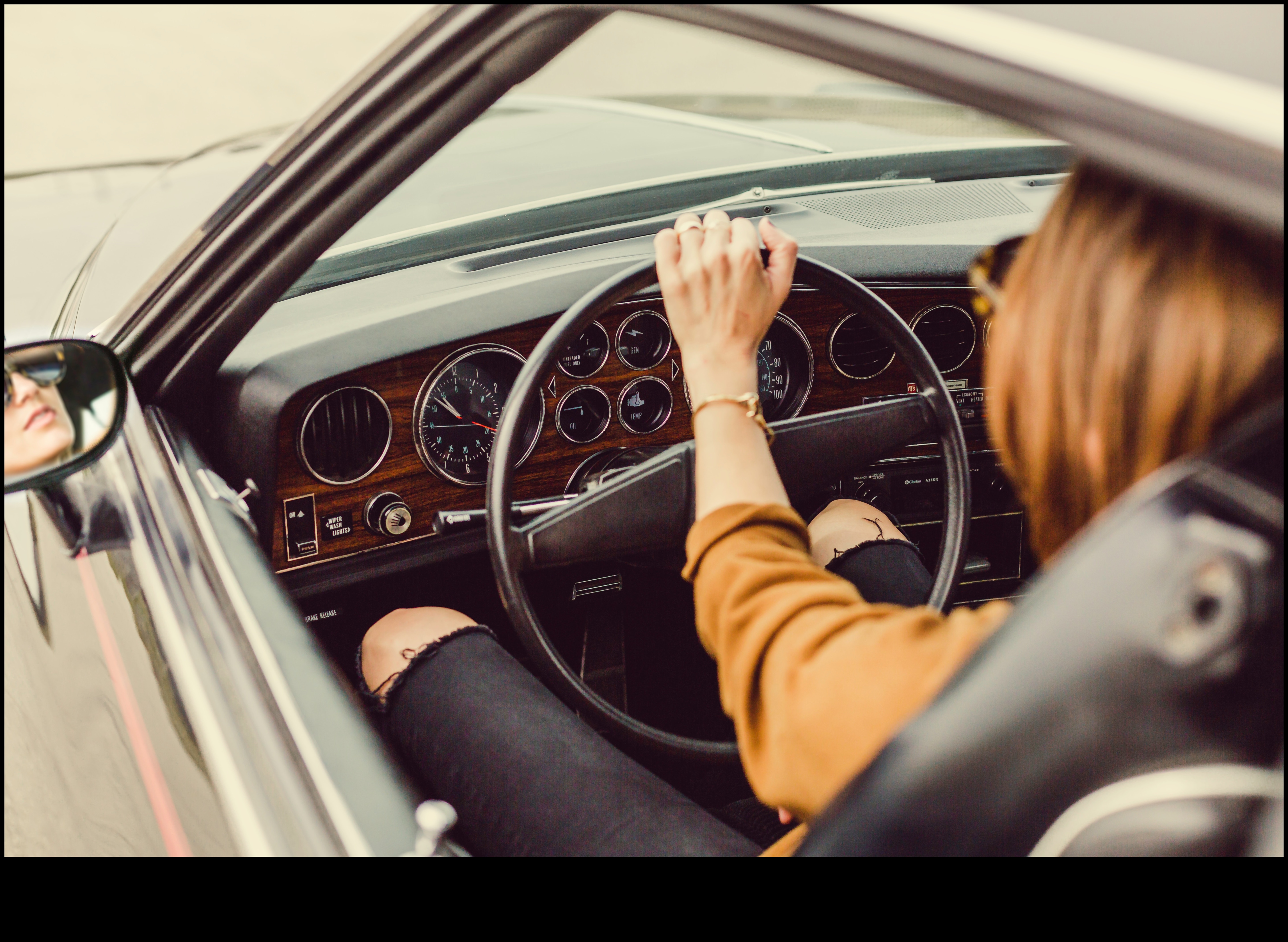 Cruising in Comfort Μια ματιά στην εξέλιξη του εσωτερικού σχεδιασμού αυτοκινήτου 1 Cruising in Comfort: The Evolution of Car Interior Design